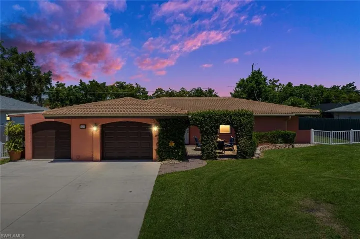 136  Coral Vine  DR, Naples, FL 34110