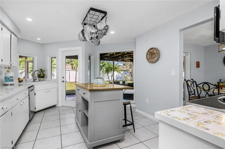 136  Coral Vine  DR, Naples, FL 34110
