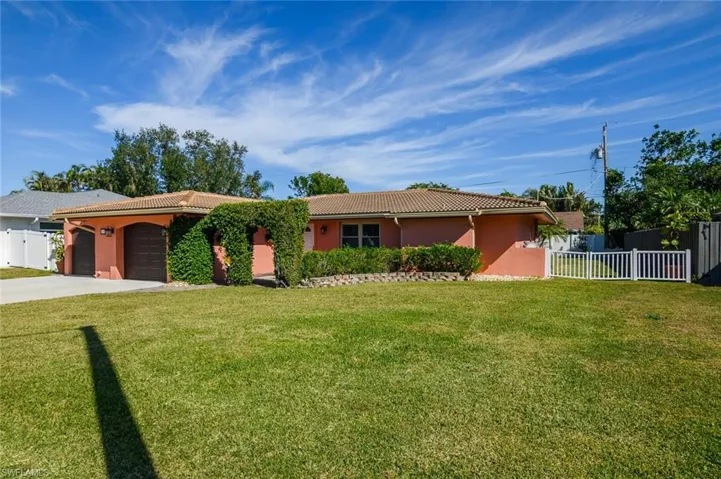 136  Coral Vine  DR, Naples, FL 34110