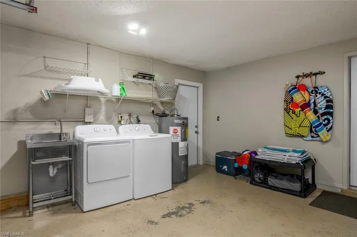 136  Coral Vine  DR, Naples, FL 34110