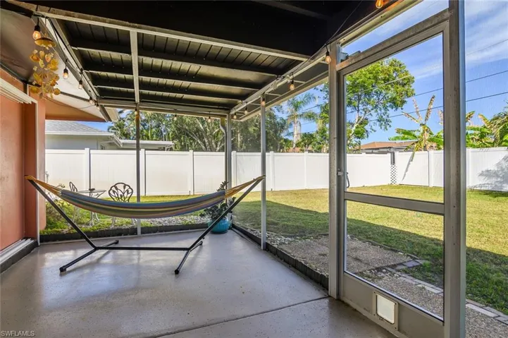 136  Coral Vine  DR, Naples, FL 34110