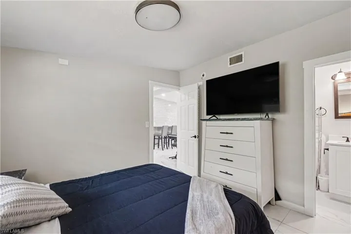 2398 Estey Ave, Naples, Florida 34104