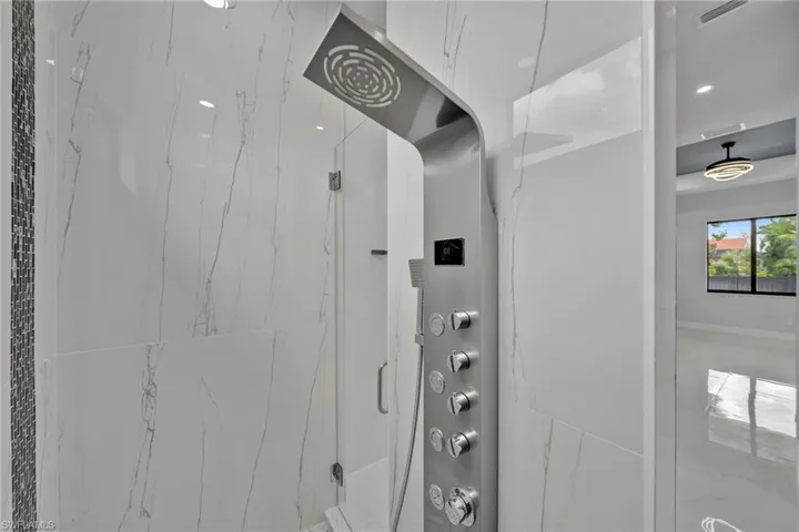 Interior details with an enclosed shower