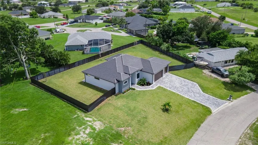 Birds eye view of property
