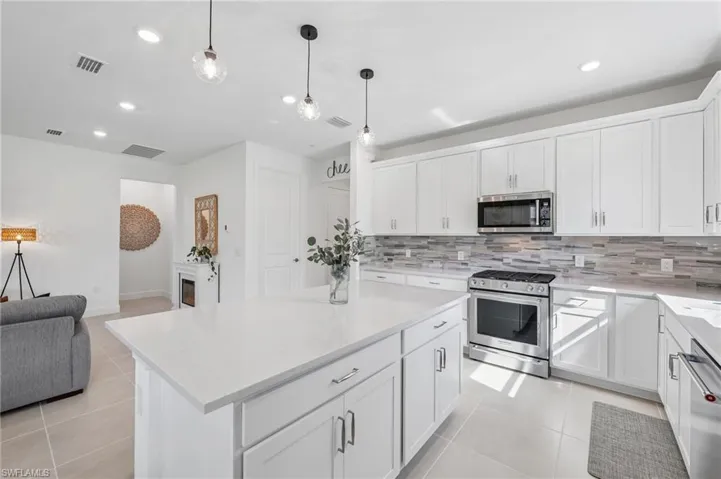 18421 Ridgeline Dr, Estero, Florida 33928