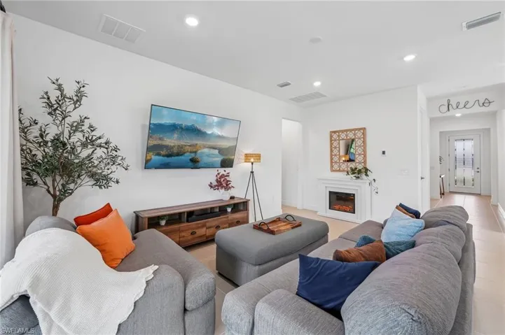 18421 Ridgeline Dr, Estero, Florida 33928