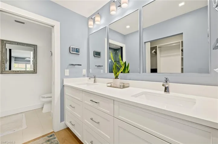 1060 6th St S 1060, Naples, Florida 34102