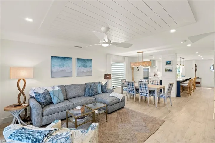 1060 6th St S 1060, Naples, Florida 34102