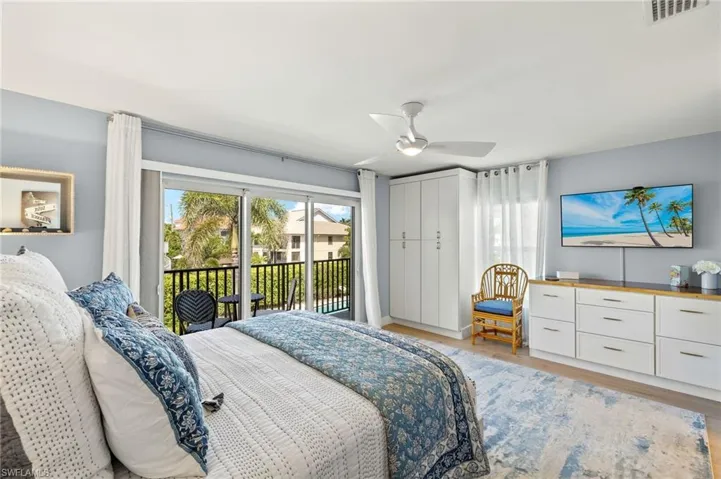 1060 6th St S 1060, Naples, Florida 34102