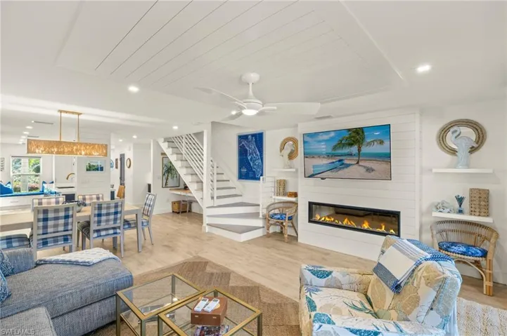 1060 6th St S 1060, Naples, Florida 34102