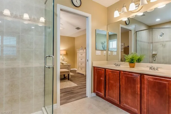 Primary dual sinks