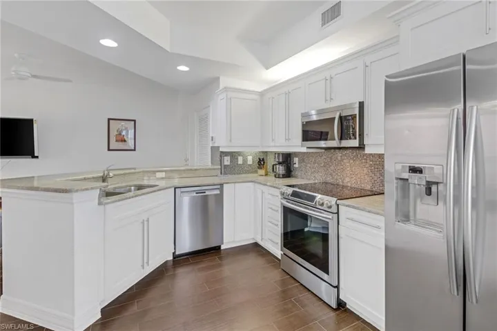 450  Bayfront  PL, Naples, FL 34102