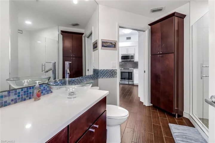 450  Bayfront  PL, Naples, FL 34102