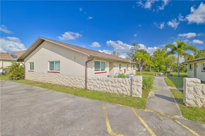 3215  Skyline  BLVD, Cape Coral, FL 33914