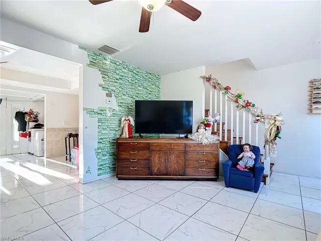 4924  Hawaii  BLVD, Naples, FL 34112