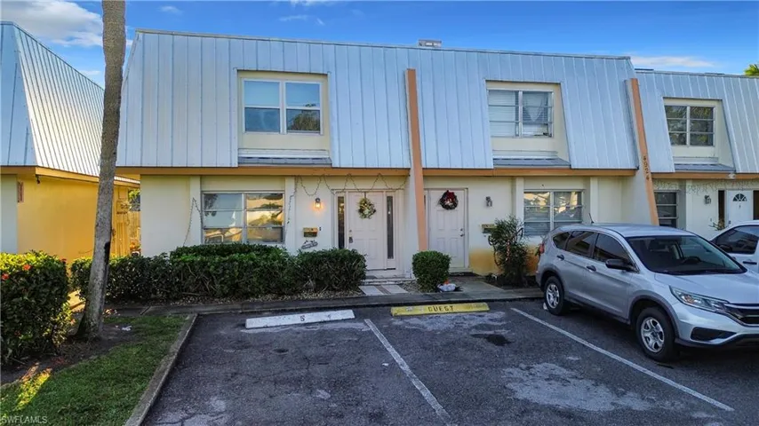 4924  Hawaii  BLVD, Naples, FL 34112