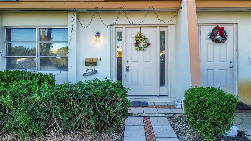 4924  Hawaii  BLVD, Naples, FL 34112