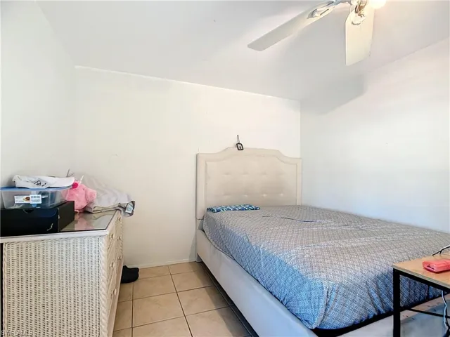 4924  Hawaii  BLVD, Naples, FL 34112