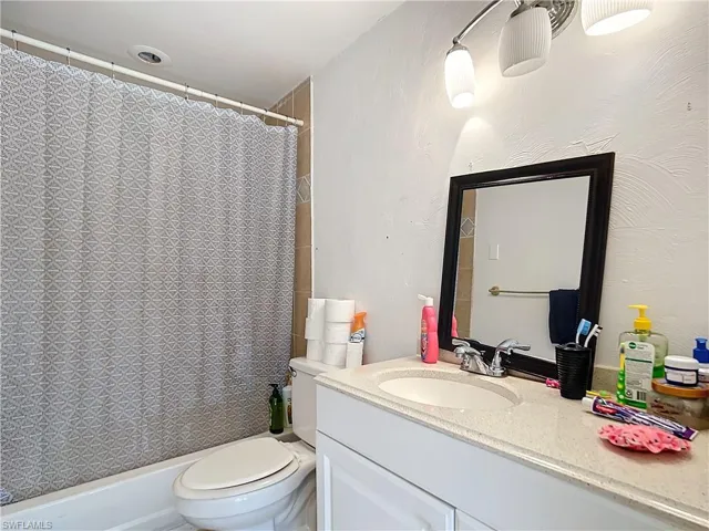 4924  Hawaii  BLVD, Naples, FL 34112