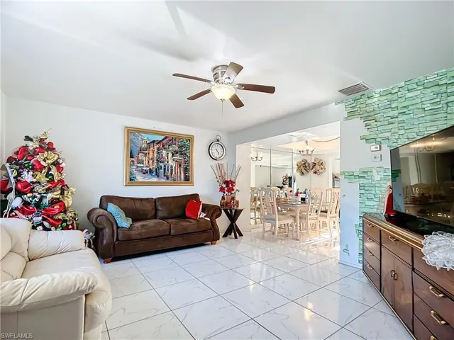 4924  Hawaii  BLVD, Naples, FL 34112