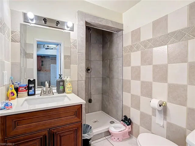 4924  Hawaii  BLVD, Naples, FL 34112