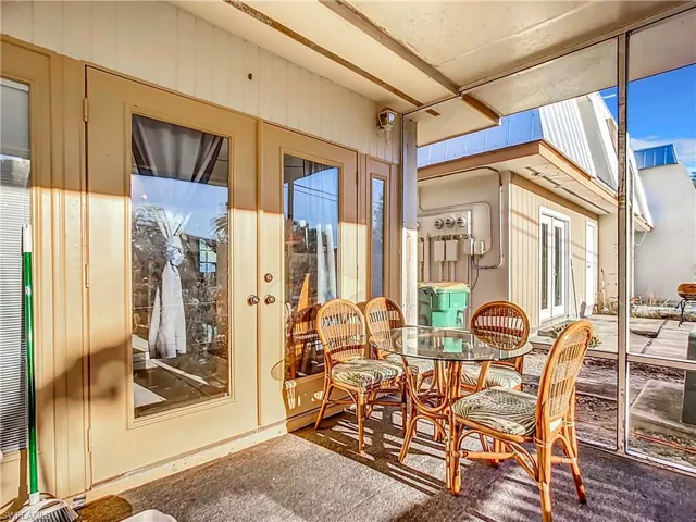 4924  Hawaii  BLVD, Naples, FL 34112