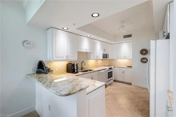 kitchen breakfast bar