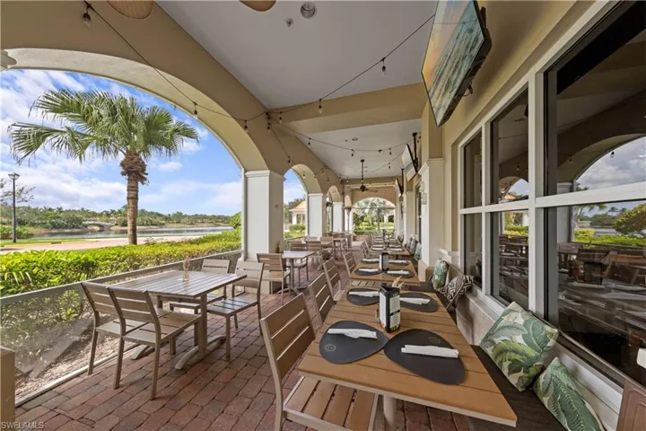 Village Walk Bar & Grill