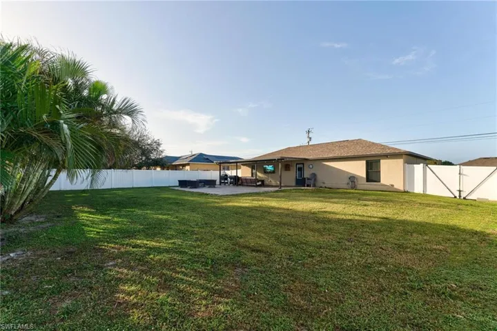 522 NE Van Loon  LN, Cape Coral, FL 33909