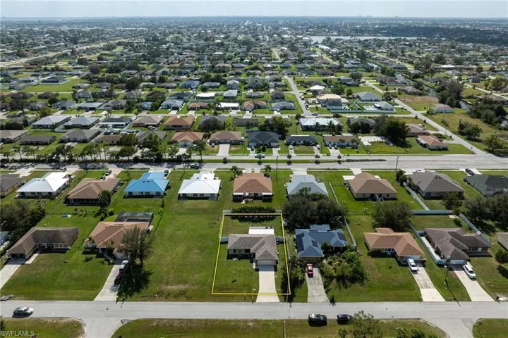 522 NE Van Loon  LN, Cape Coral, FL 33909