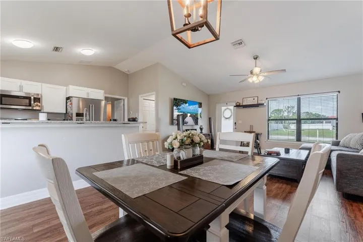 522 NE Van Loon  LN, Cape Coral, FL 33909