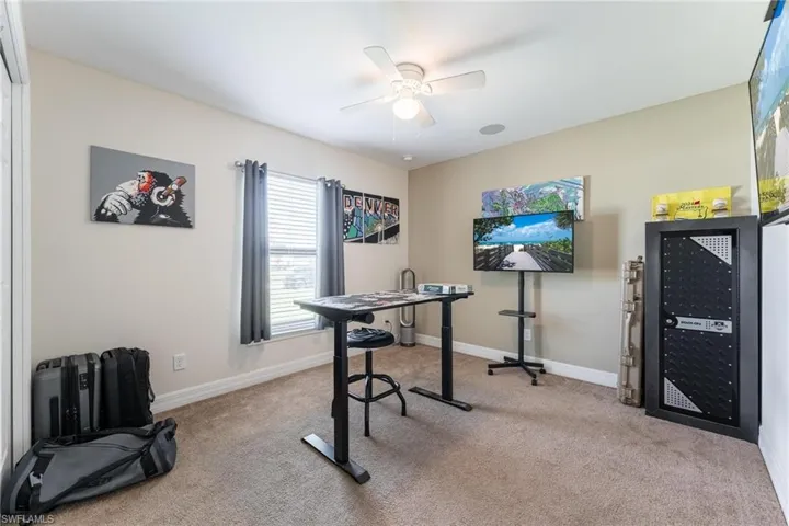 522 NE Van Loon  LN, Cape Coral, FL 33909