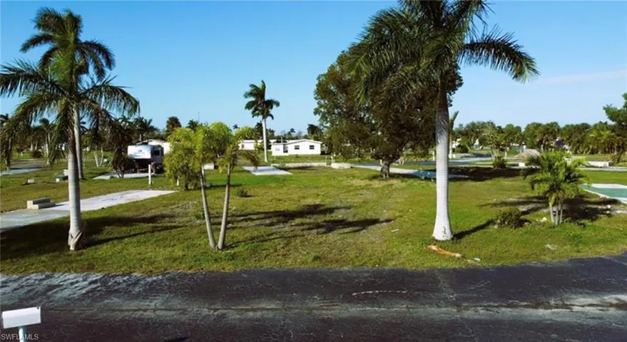 34  Dogwood  WAY, Fort Myers, FL 33908