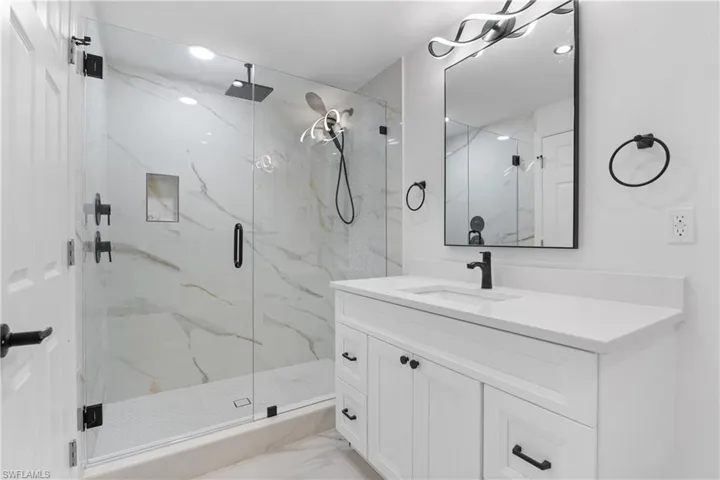 66 River Ct, Naples, Florida 34110
