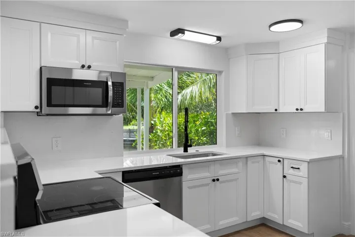 66 River Ct, Naples, Florida 34110