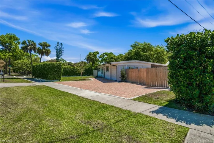 2300 Estey Ave, Naples, Florida 34104
