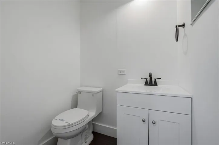 2300 Estey Ave, Naples, Florida 34104