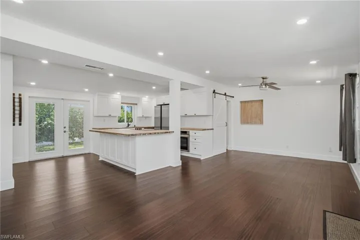 2300 Estey Ave, Naples, Florida 34104