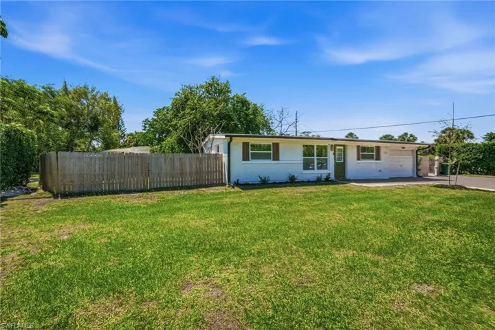2300 Estey Ave, Naples, Florida 34104