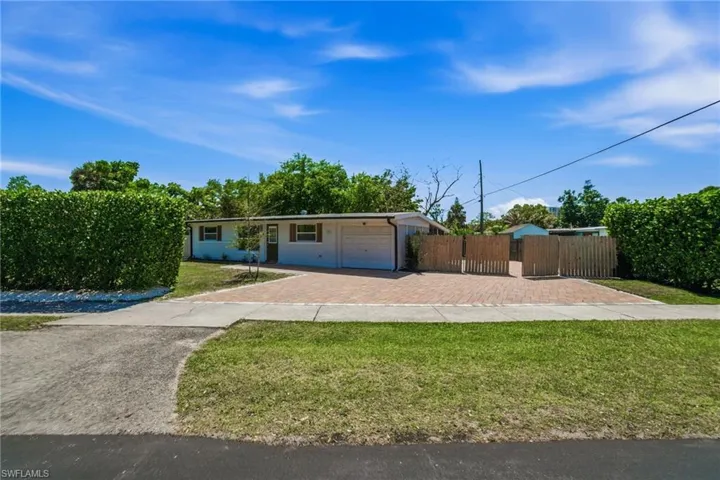 2300 Estey Ave, Naples, Florida 34104