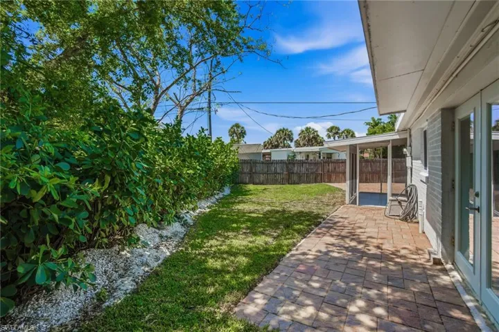 2300 Estey Ave, Naples, Florida 34104