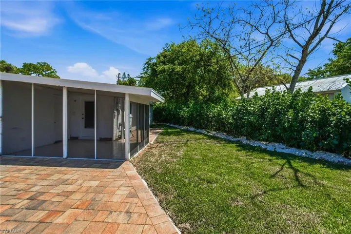 2300 Estey Ave, Naples, Florida 34104