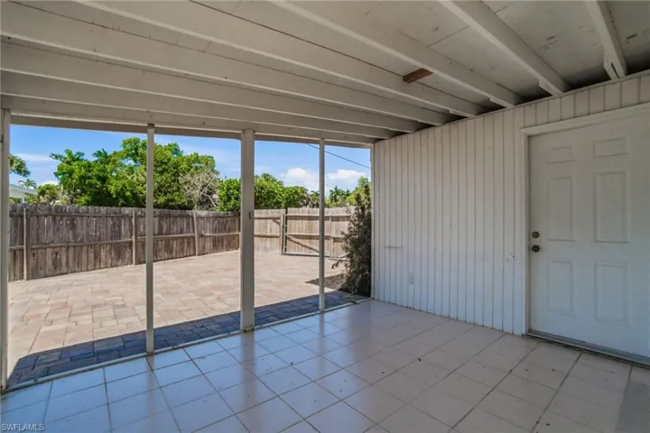 2300 Estey Ave, Naples, Florida 34104