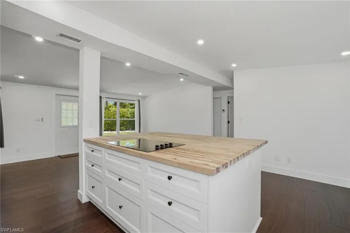 2300 Estey Ave, Naples, Florida 34104