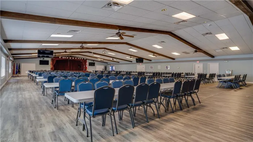 562  Horizon  DR, North Fort Myers, FL 33903