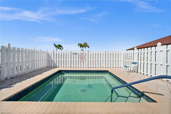562  Horizon  DR, North Fort Myers, FL 33903