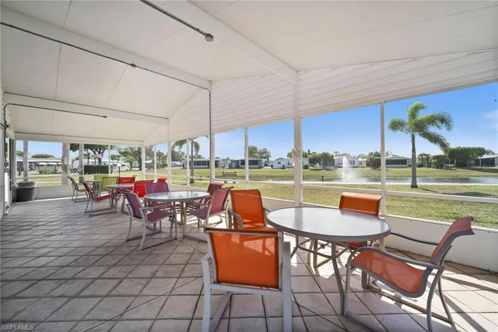 562  Horizon  DR, North Fort Myers, FL 33903