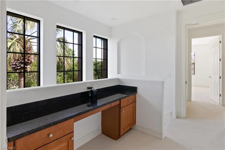 9072  Chula Vista  ST, Naples, FL 34113