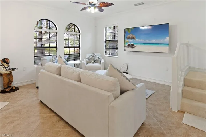 9072  Chula Vista  ST, Naples, FL 34113