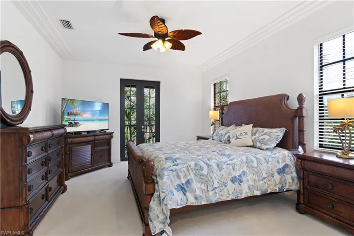 new bed and bedding never used